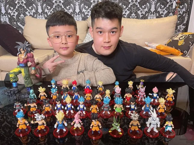 em-trai-long-chun-cung-la-tiktoker-nhi