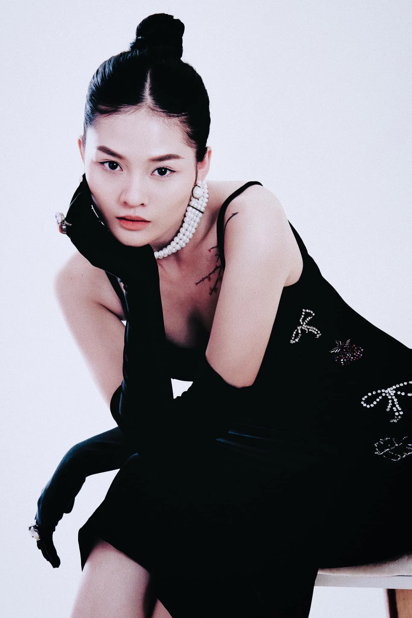 thu-bi-chuan-bi-don-con-dau-long-khong-so-chong-ghen-khi-dong-canh-tinh-cam-3