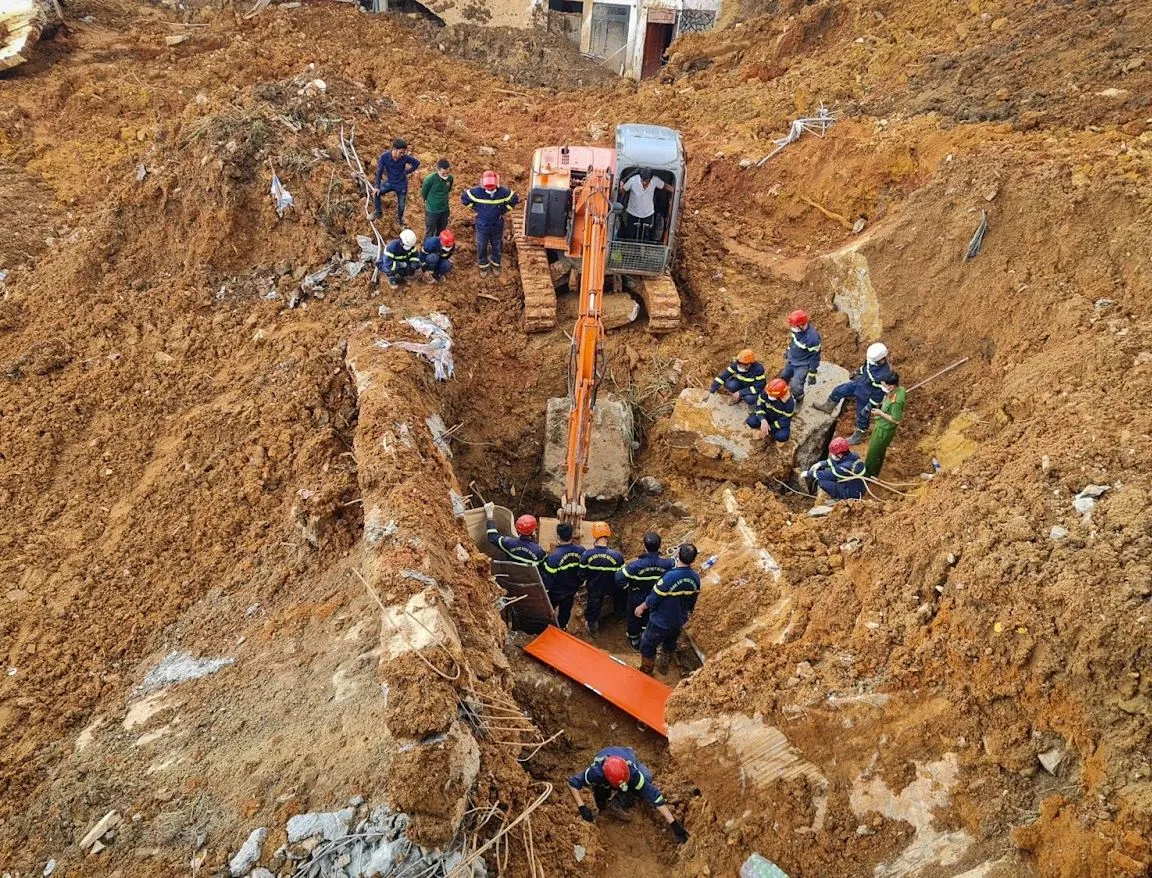 vo-chong-qua-doi-vu-sat-lo-o-da-lat-1