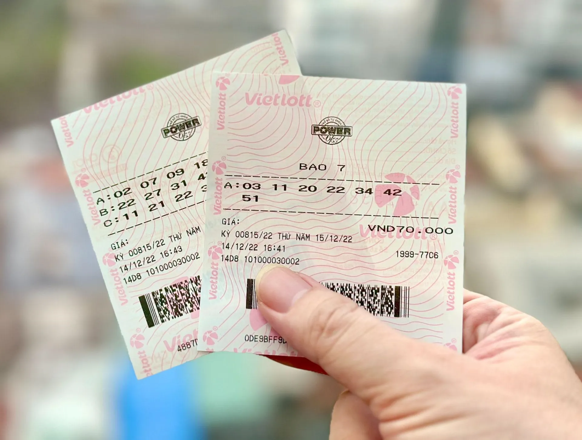 ky-quay-so-do-nhat-lich-su-vietlott-1-thang-4-nguoi-trung-2