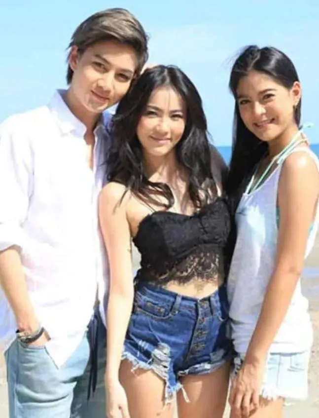 nam-chinh-tinh-yeu-khong-co-loi-loi-o-ban-than-gap-nan-may-bay-1