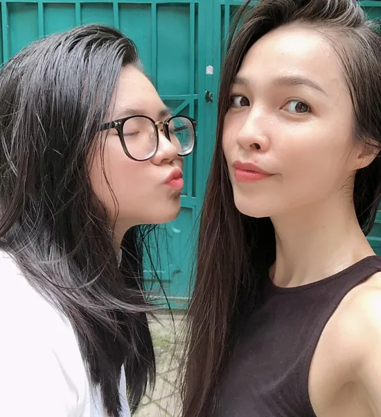 tu-sinh-no-o-tuoi-21-nu-ca-si-dat-ten-con-4-chu-1