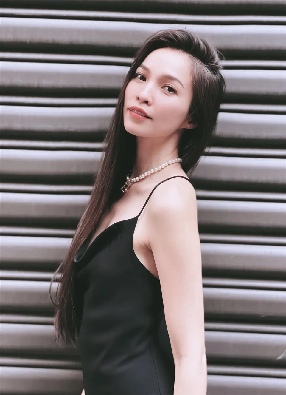 tu-sinh-no-o-tuoi-21-nu-ca-si-dat-ten-con-4-chu-5