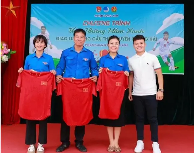 quang-hai-lam-tu-thien-giua-luc-ban-gai-tin-don-nhap-vien-3