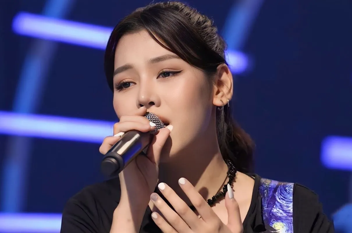 thi-sinh-gay-sot-vietnam-idol-my-tam-khong-dam-khen-1