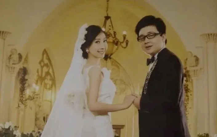 vo-hy-sinh-mang-song-sinh-con-vo-nhanh-chong-cuoi-vo-moi