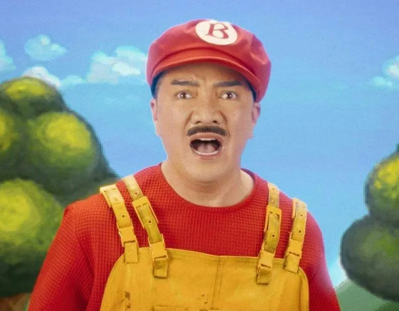 hoai-linh-tai-xuat-lam-cong-chua-dam-vinh-hung-lam-mario-3