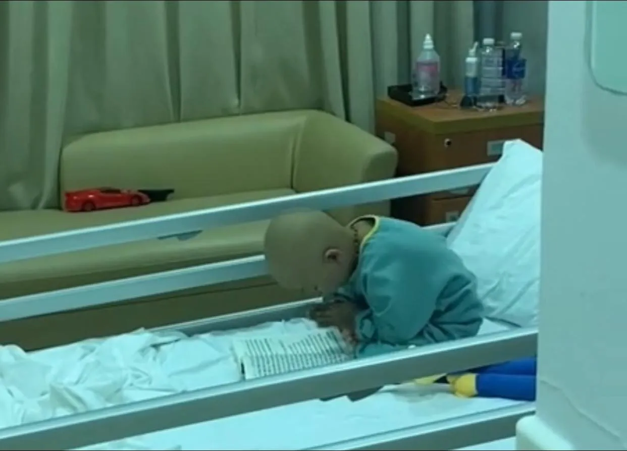 cau-be-mac-ung-thu-tu-4-thang-tuoi-tung-kinh-niem-phat-moi-ngay-tren-giuong-benh-3