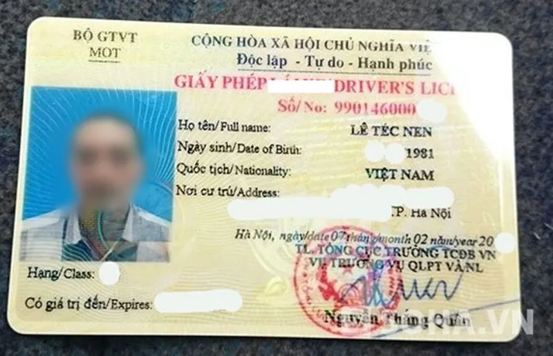 nguoi-dan-ong-co-cai-ten-3-chu-nhung-phai-lam-giay-khai-sinh-3-lan-2