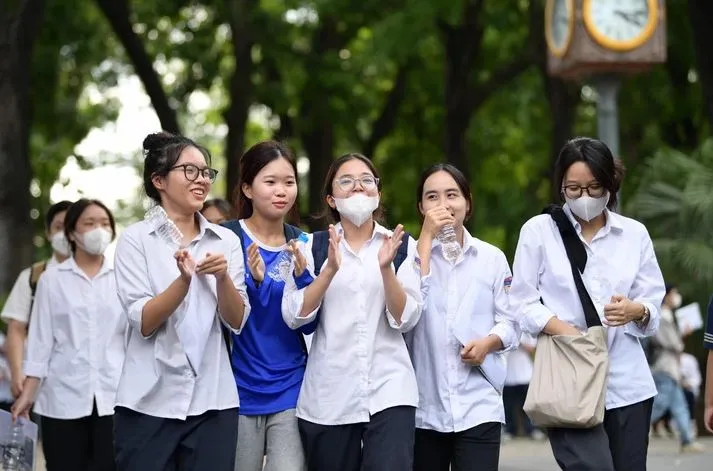 diem-thi-tot-nghiep-thpt-quoc-gia-2023-diem-10-van-duy-nhat-o-nam-dinh