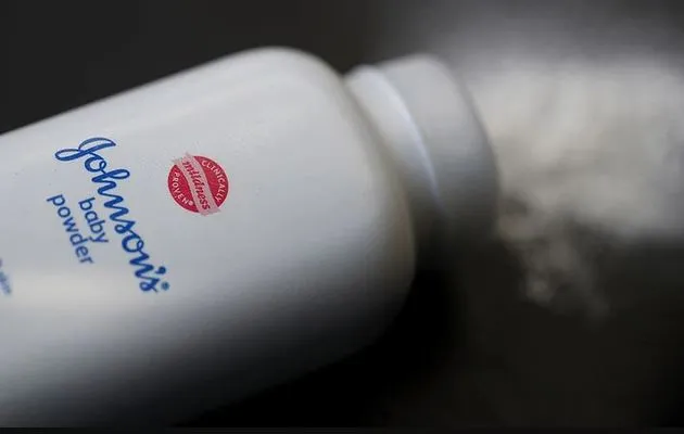 nguoi-dan-ong-duoc-boi-thuong-400-ty-dong-sau-khi-dung-phan-johnson-2