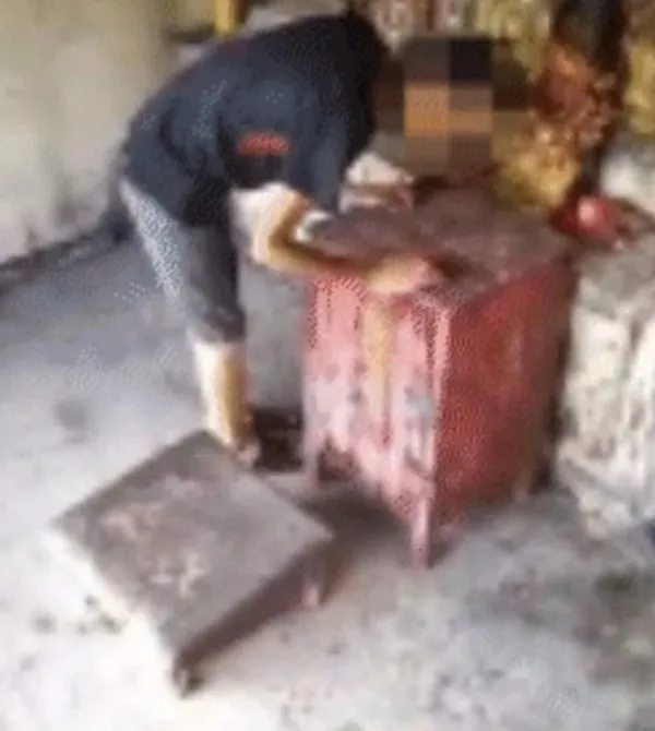 thanh-nien-trom-thung-tien-cong-duc-cua-chua-2