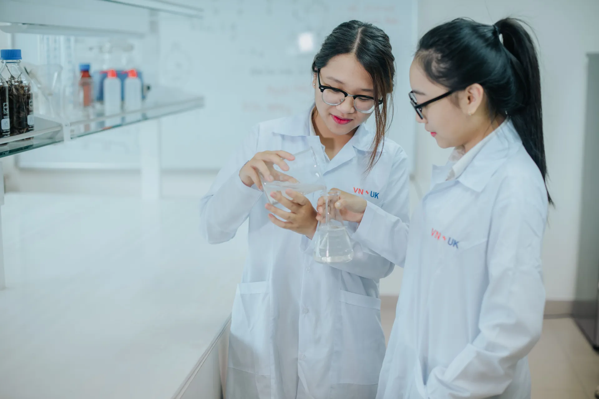 5-nghe-thieu-nhan-luc-nu-luong-25-trieu-1