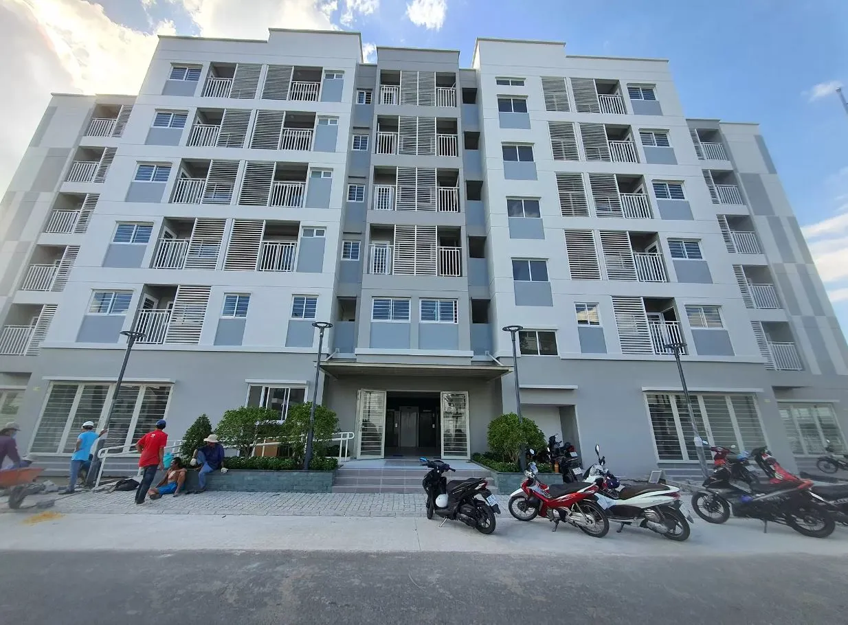 nha-chung-cu-5-tang-nay-re-may-cung-dung-mua-1