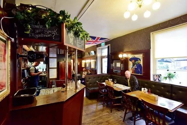 bi-an-nha-hang-phai-dat-cho-truoc-4-nam-1