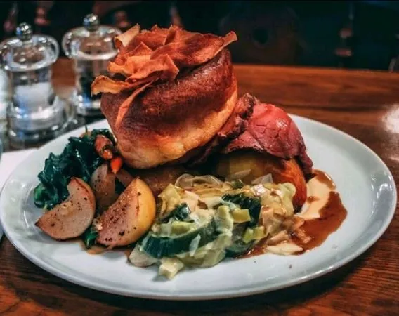 bi-an-nha-hang-phai-dat-cho-truoc-4-nam2