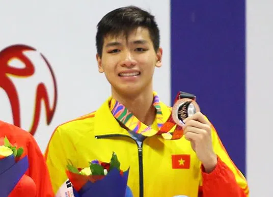 Nguyễn Hữu Kim Sơn là VĐV bơi lội nổi tiếng