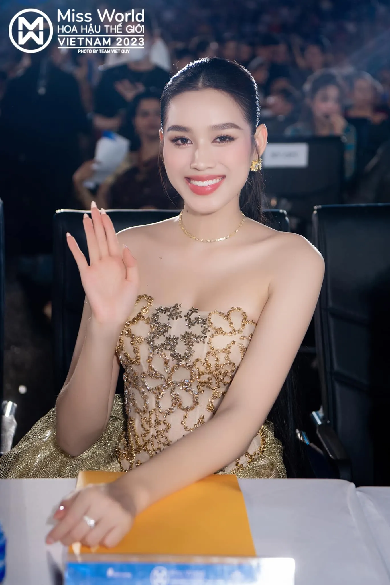 do-thi-ha-co-phan-ung-la-khi-hoi-ve-y-nhi-1