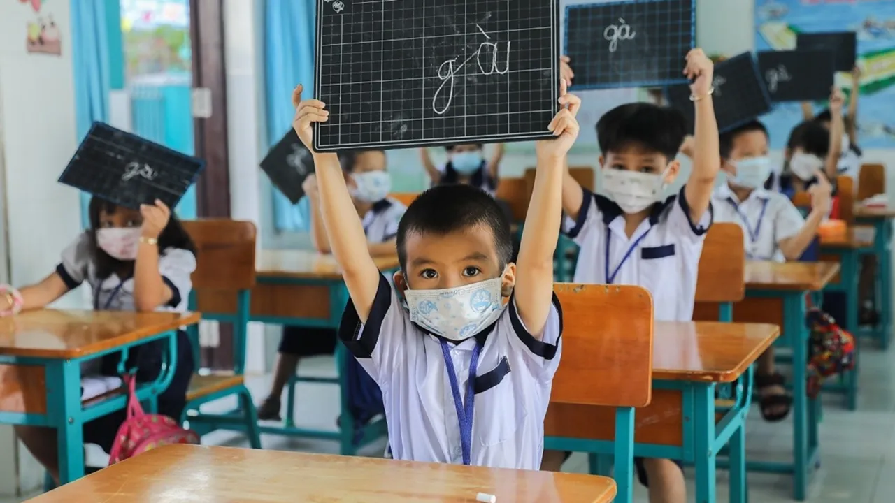 he-lo-dia-phuong-mien-phi-hoc-phi