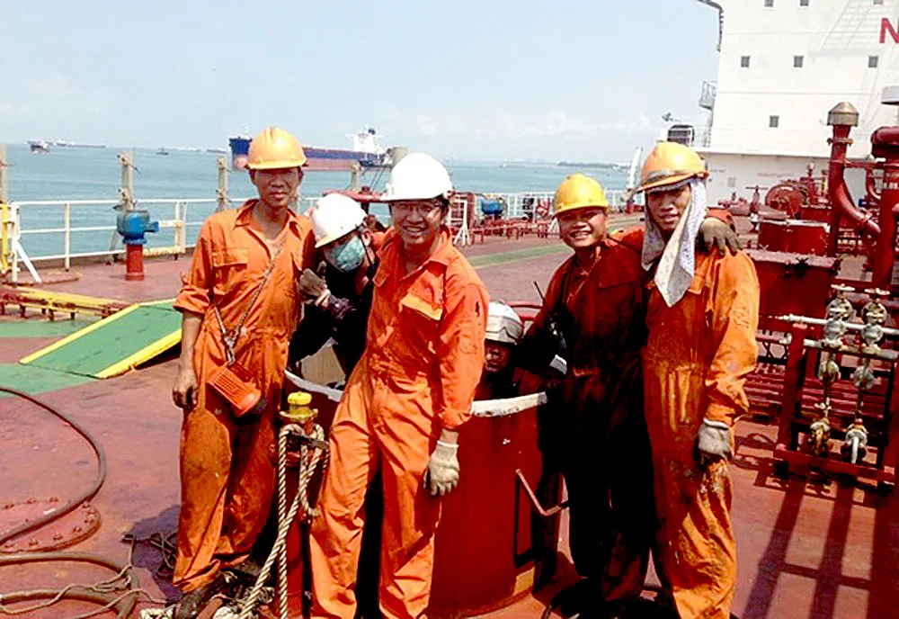 mot-nganh-diem-dau-vao-khong-cao-nhung-luon-khat-nhan-luc-2