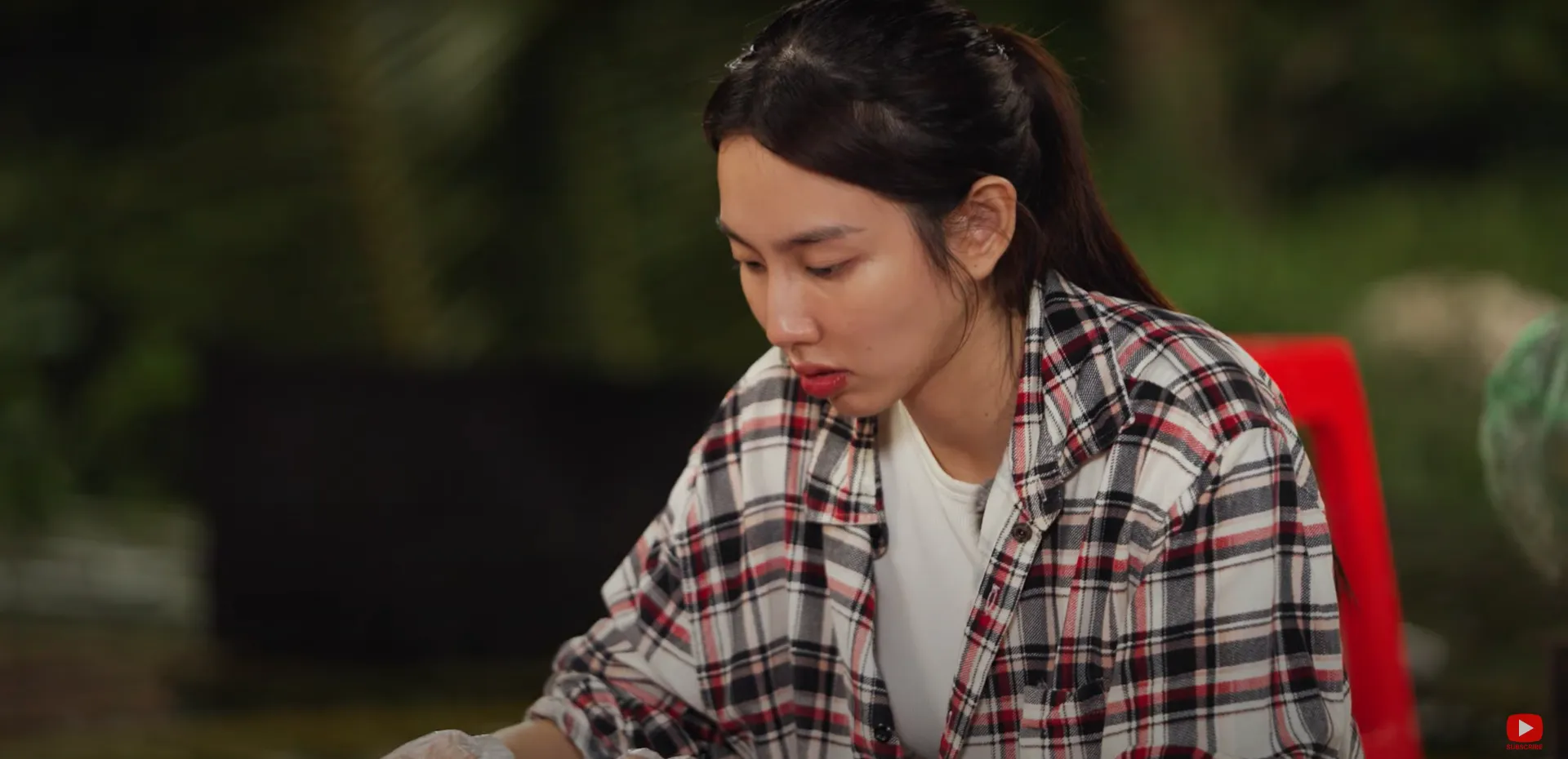 thuy-tien-lam-banh-nhan-luong-20-nghin-dong-mot-gio (2)