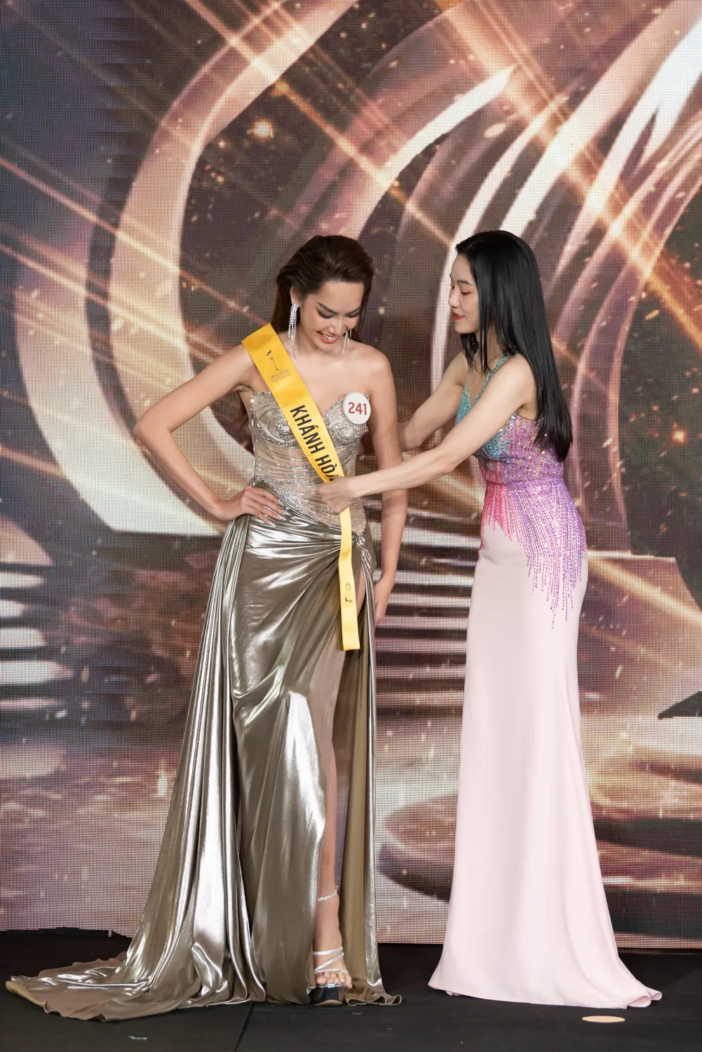 cong-bo-trao-sash-miss-grand (4)