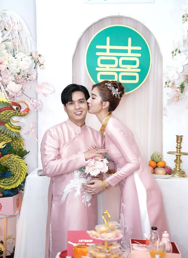 ho-quang-hieu-xin-vo-kem-17-tuoi-lam-1-dieu-trong-dam-cuoi-2