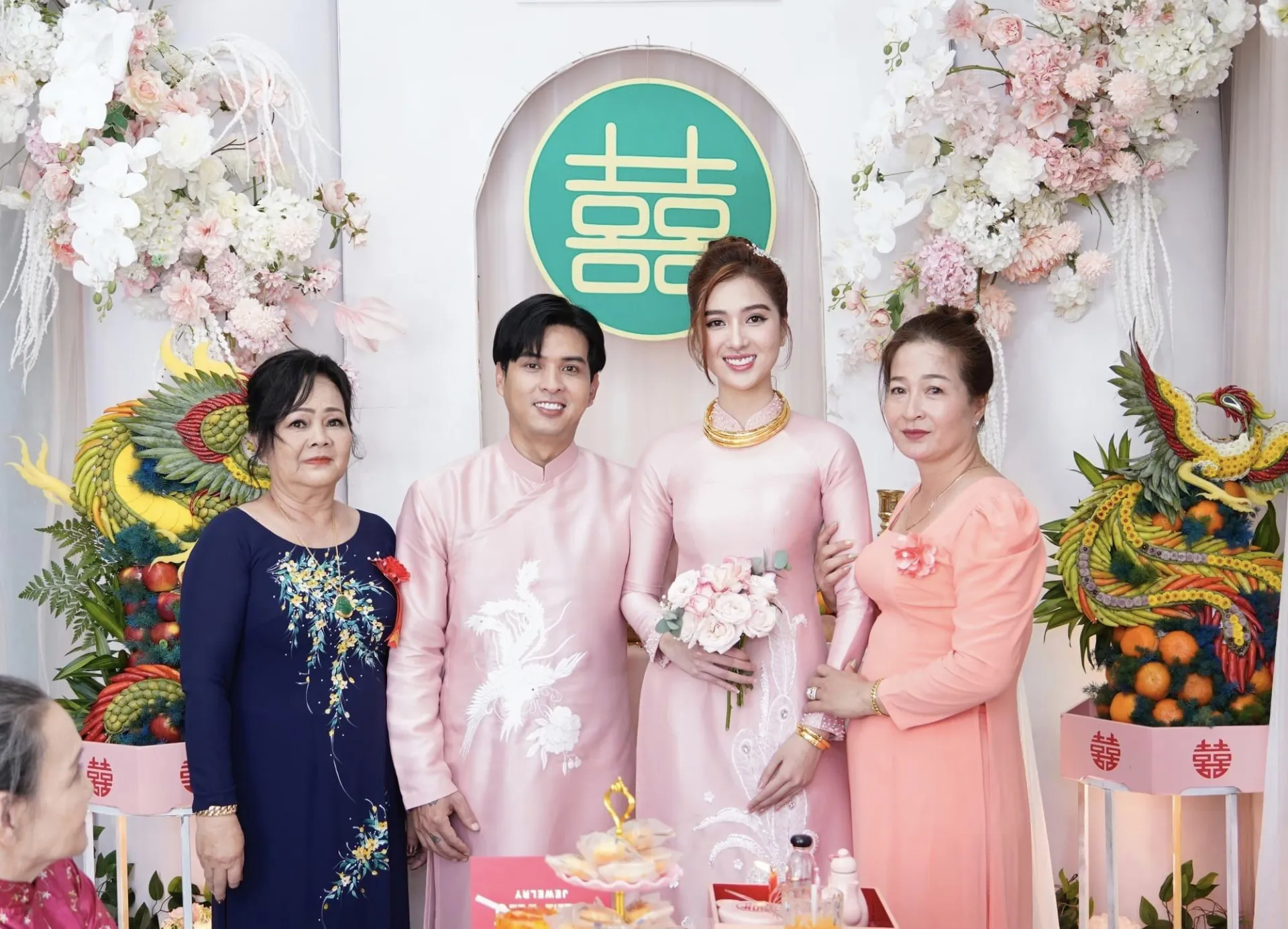 ho-quang-hieu-xin-vo-kem-17-tuoi-lam-1-dieu-trong-dam-cuoi-3