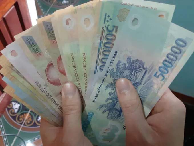 nguoi-lao-dong-duoc-thuong-bao-nhieu-tien-le-2-9