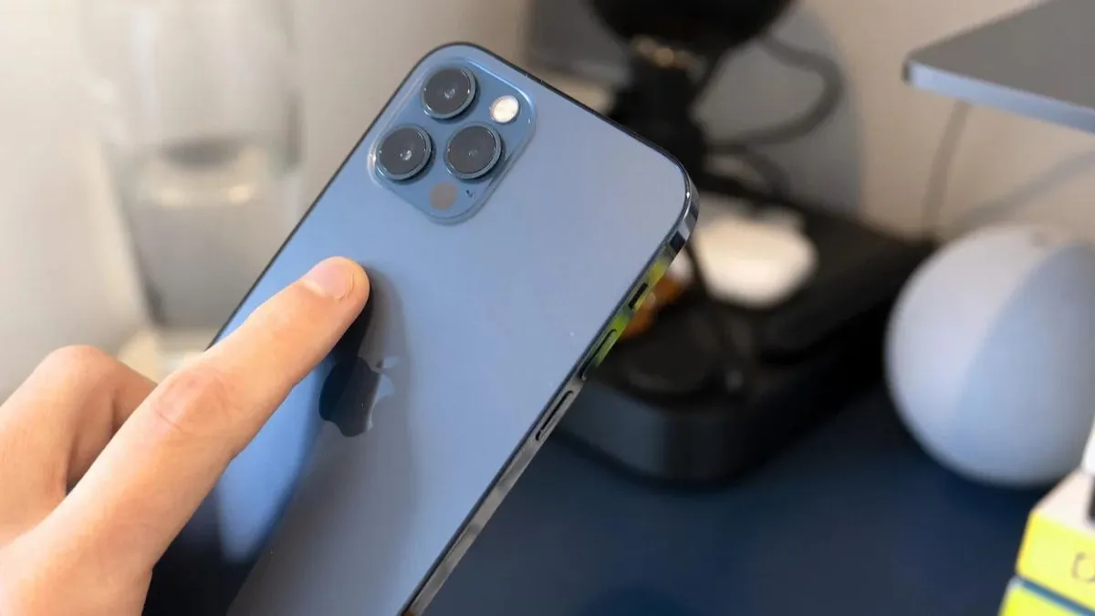 nguoi-dung-iphone-khong-biet-tinh-nang-cua-logo-qua-tao-1