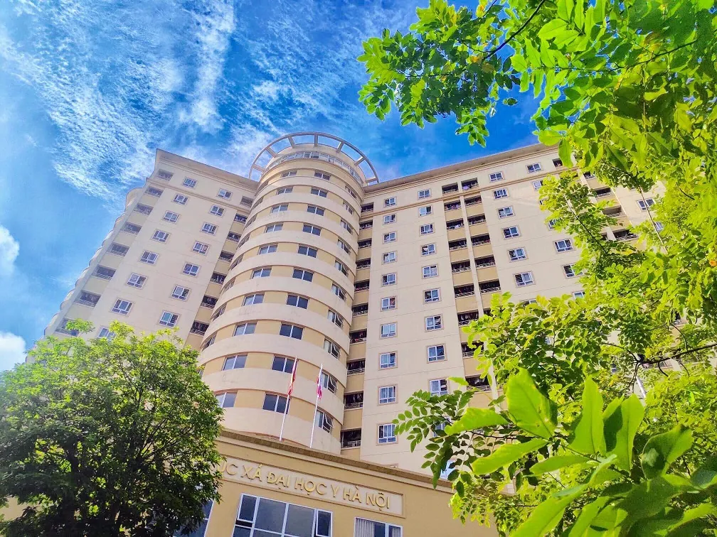 truong-dai-hoc-lau-doi-nhat-viet-nam-2