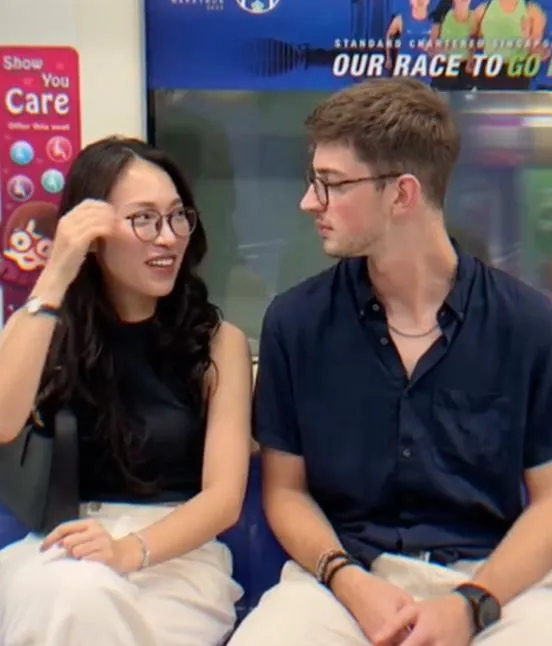 nghi-van-lo-dien-ban-trai-tay-khanh-vy-2