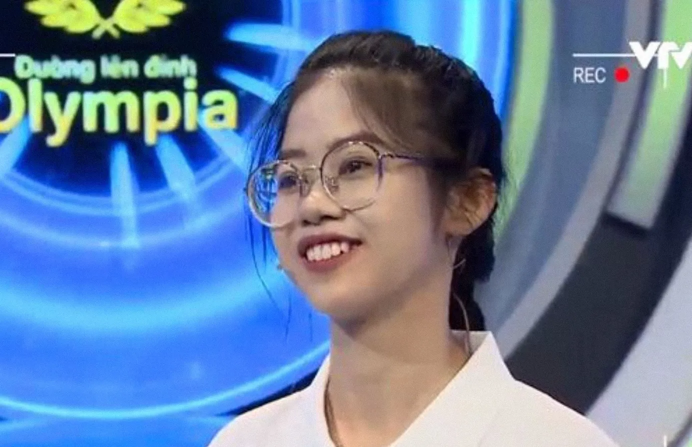 khan-gia-xinh-dep-tro-thanh-thi-sinh-cua-duong-len-dinh-olympia-2