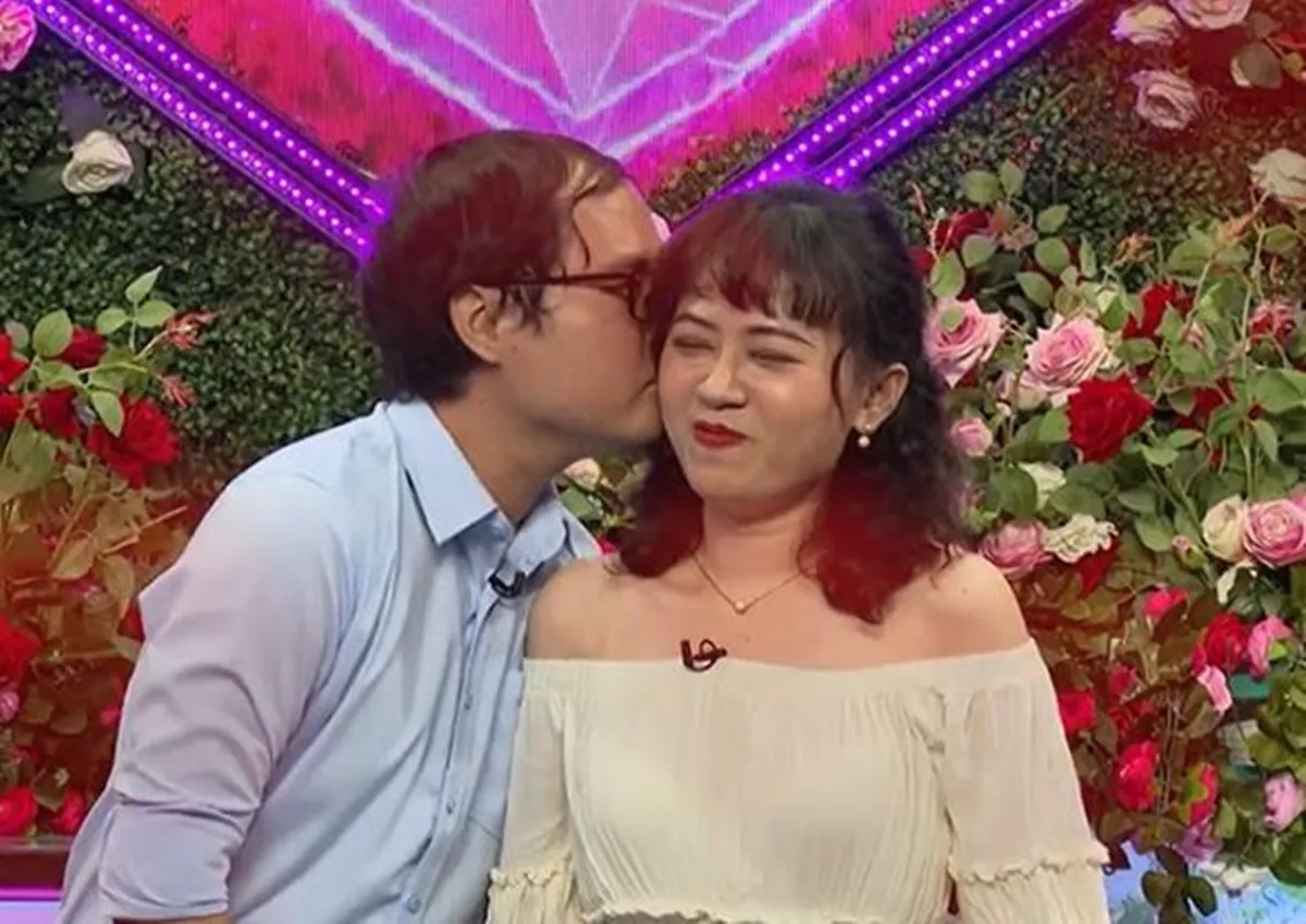 co-gai-do-mot-ket-di-hen-ho-2