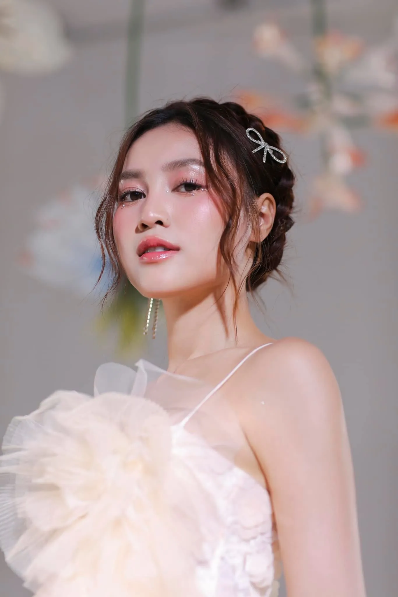 ninh-duong-lan-ngoc-chi-dep-dap-gio-re-song