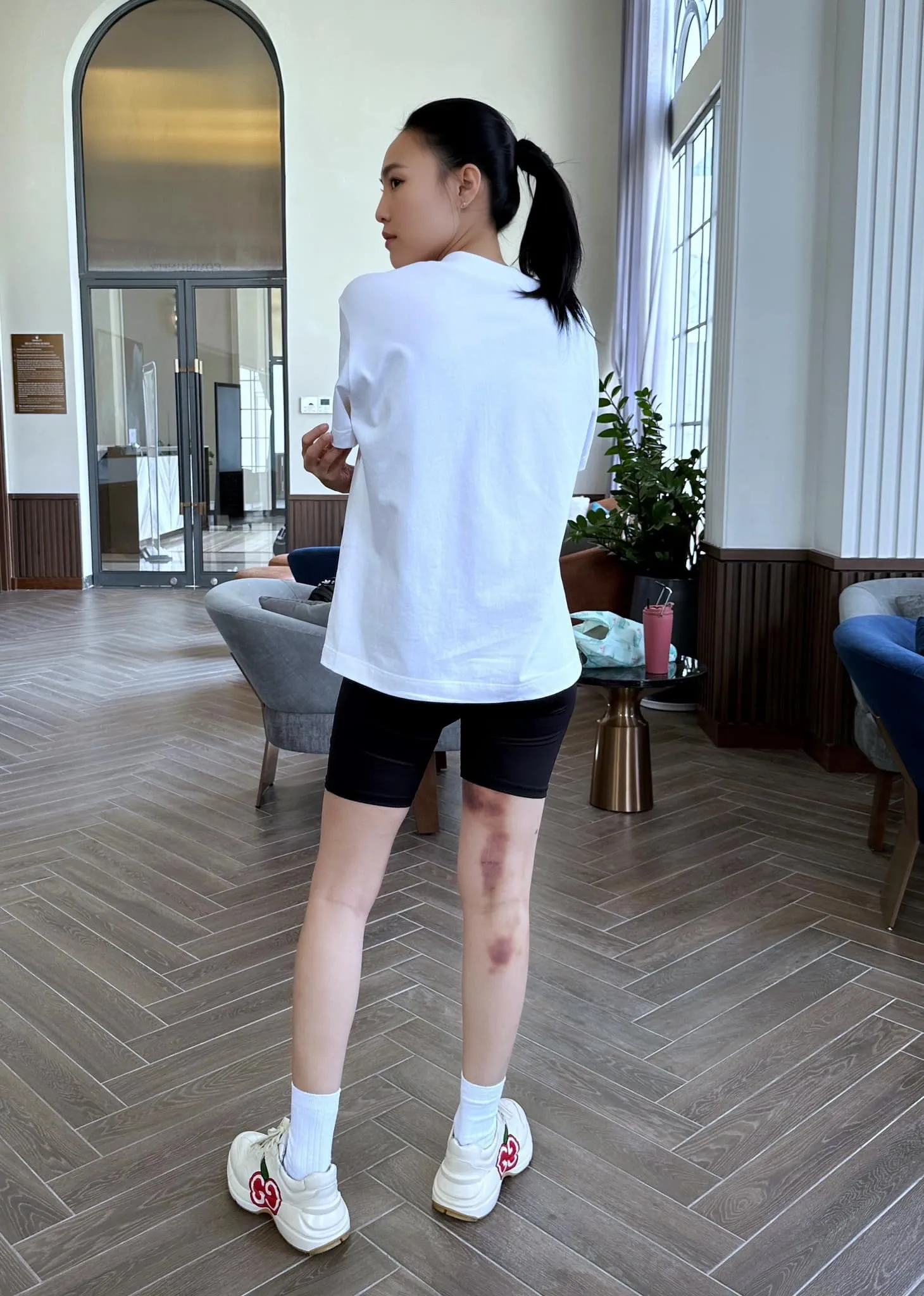 ninh-duong-lan-ngoc-chi-dep-dap-gio-re-song-6