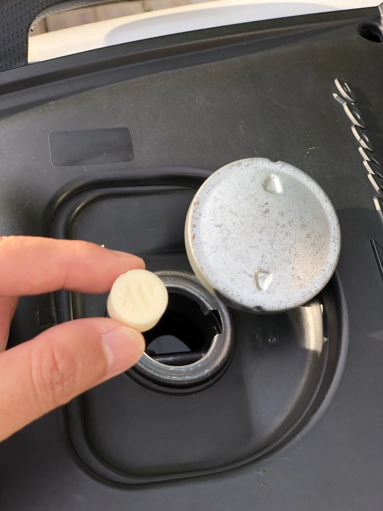 ro-tin-ve-vien-nen-tiet-kiem-xang-1