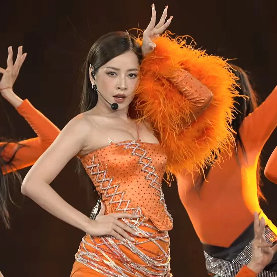 chi-pu-duoc-khen-xinh-hon-hoa-hau-