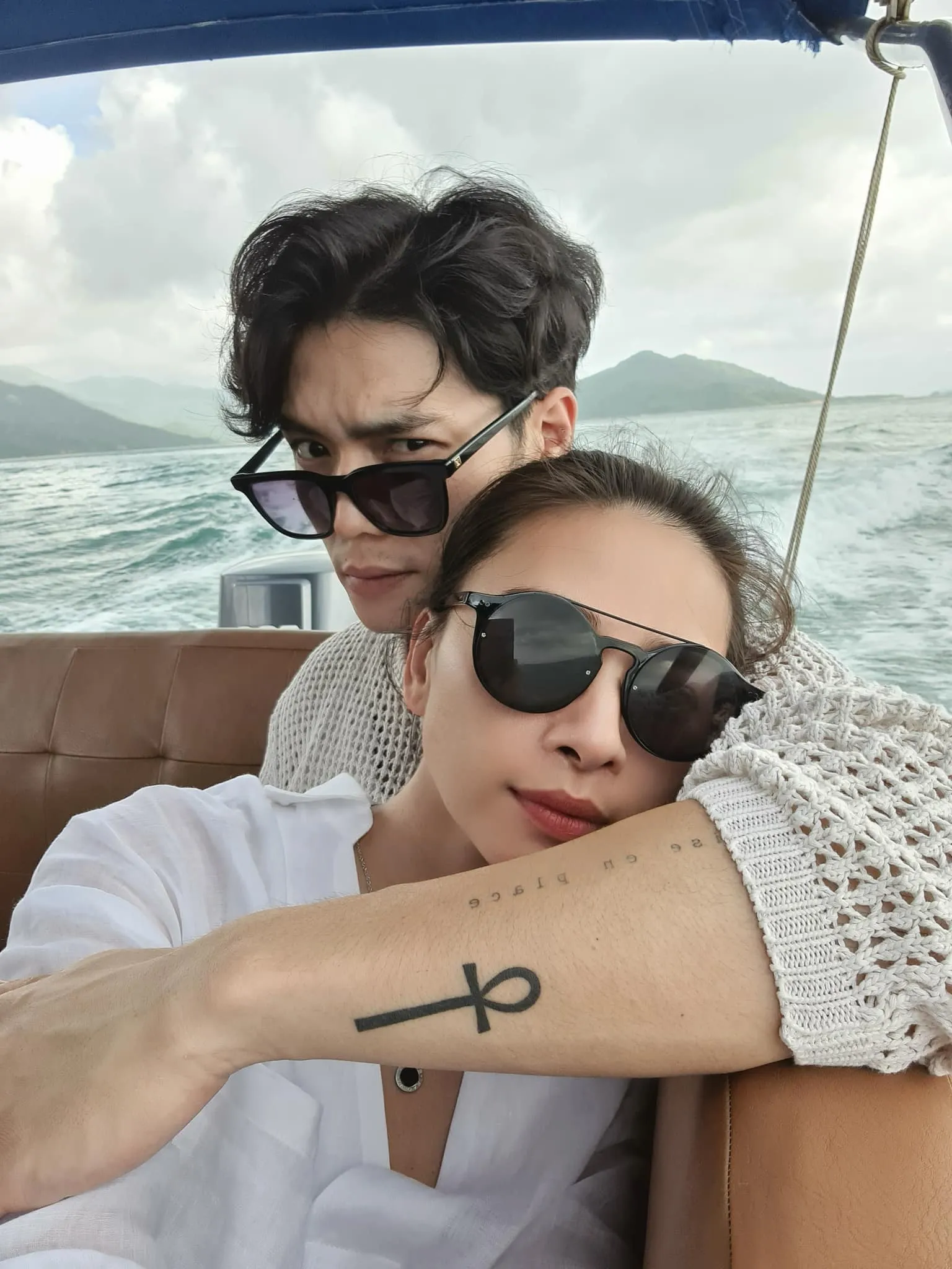 chong-ngo-thanh-van-gap-tai-nan-xe-3