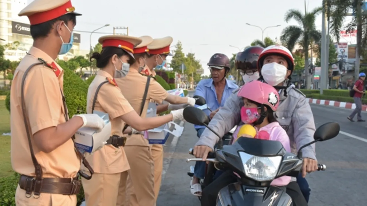 3-loai-giay-to-canh-sat-giao-thong-duoc-kiem-tra-1