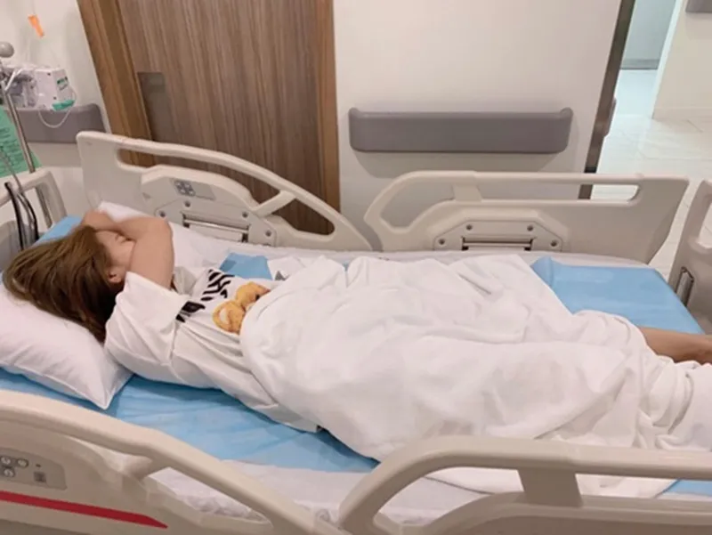 co-gai-hp-gay-xuong-suon-vi-kem-chong-nang-1