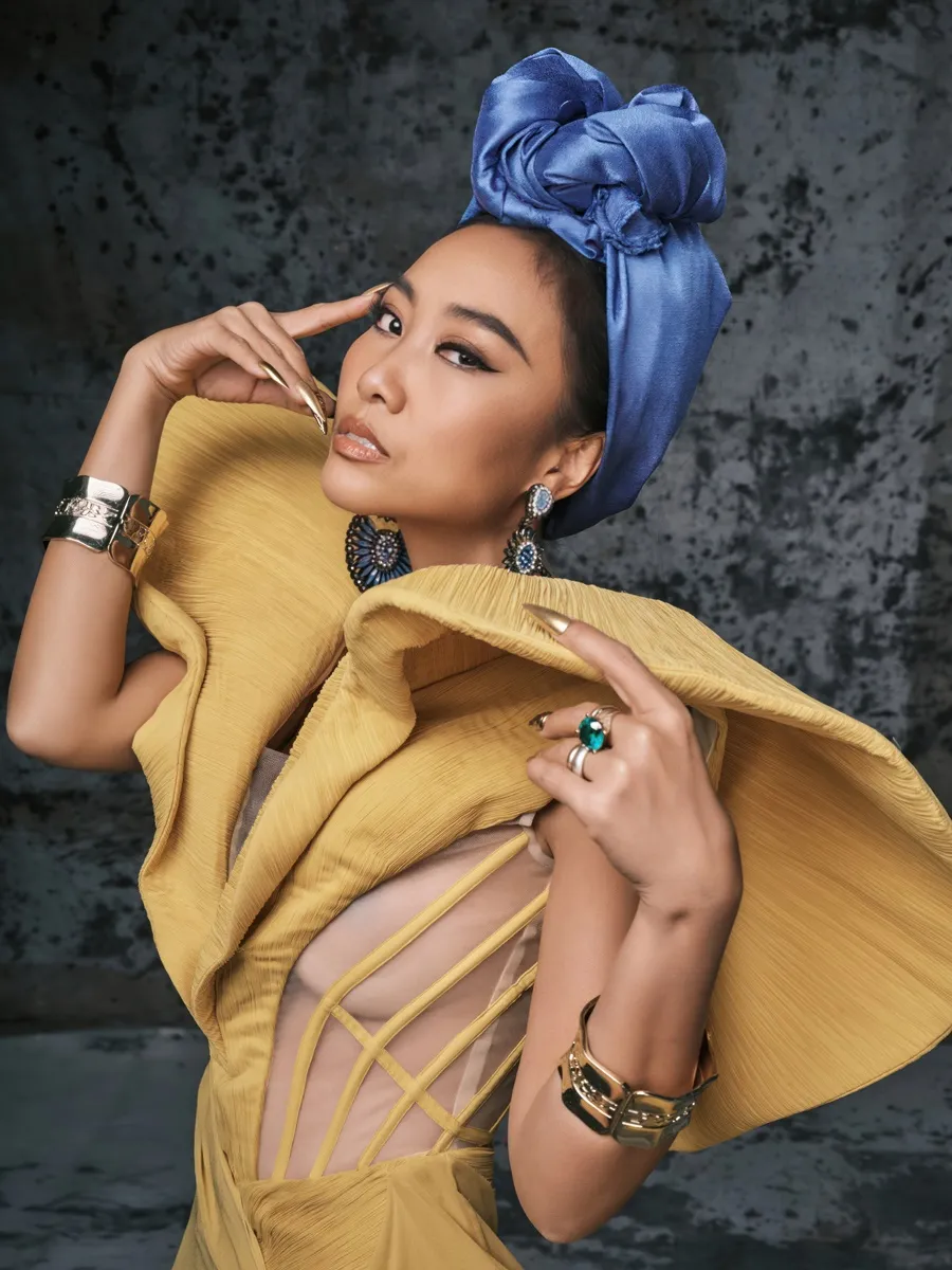 doan-trang-tham-gia-chi-dep-dap-gio-re-song (1)