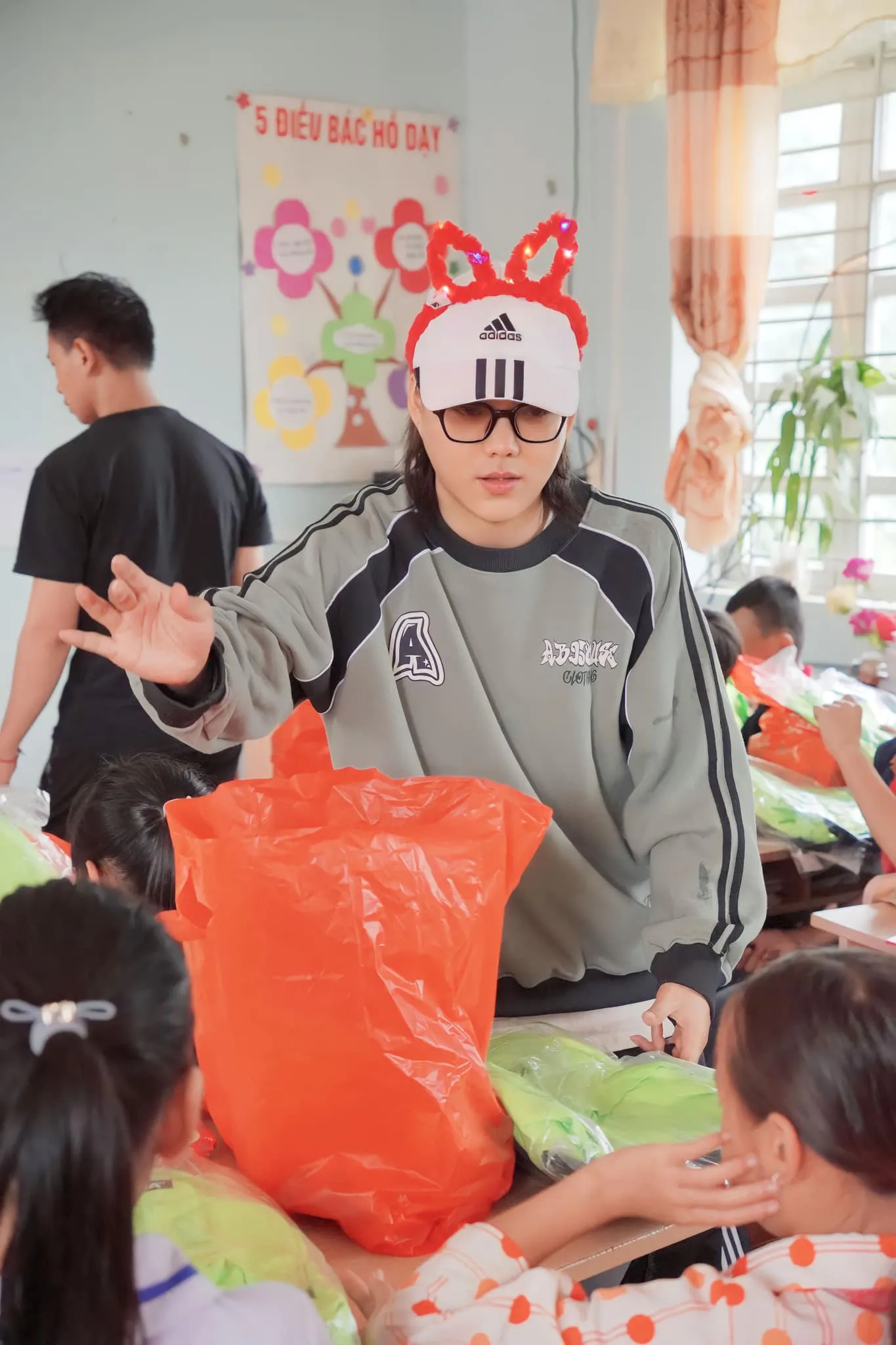 pham-thoai-moi-duyen-mc-quyen-linh-3