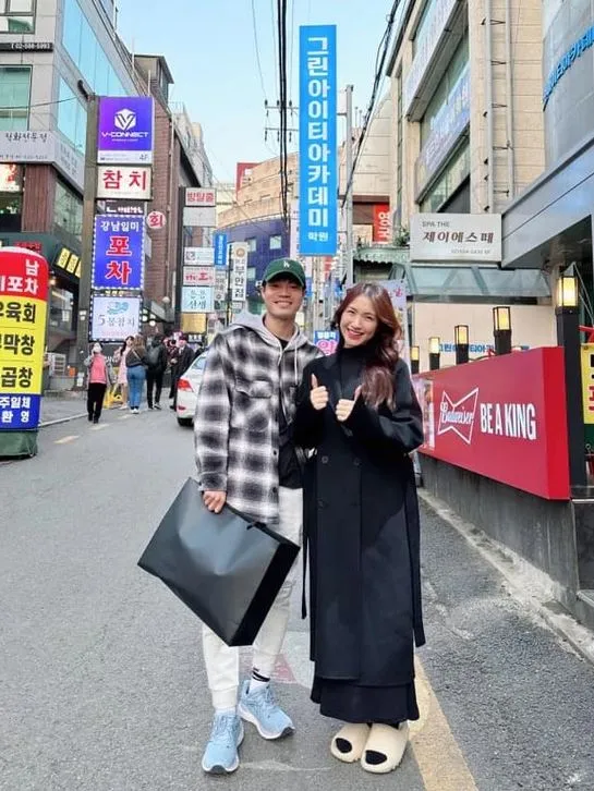 sao-nu-nghi-van-hen-ho-nam-cau-thu-2