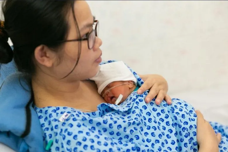 21-tinh-phu-nu-duoc-khen-thuong-khi-sinh-du-2-con-1