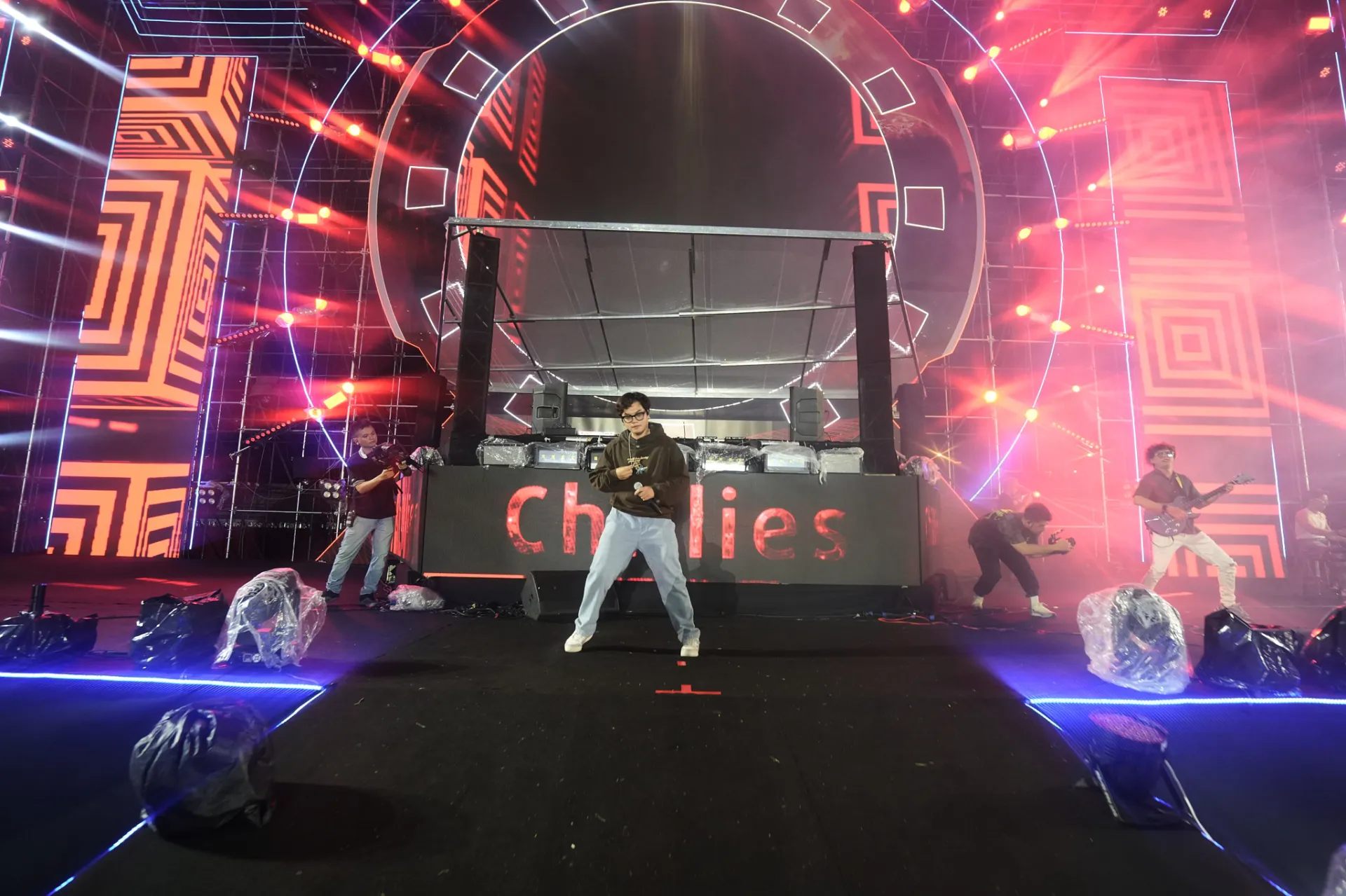 dan-sao-su-kien-the-chat-ket-hop-am-nhac (1)