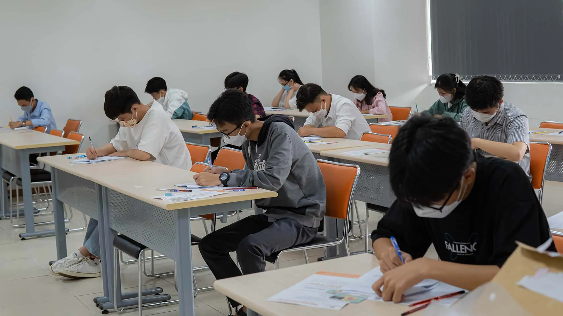 de-xuat-thi-tot-nghiep-5-mon-1