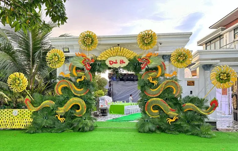 cong-cuoi-la-dua-ha-tri-quang-thanh-doan