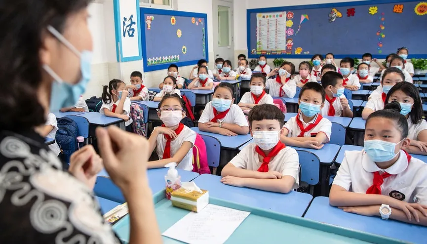 phu-huynh-xem-diem-thi-phai-dong-tien-1