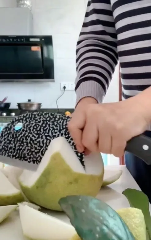 canh-bo-buoi-hut-9-trieu-luot-xem